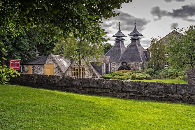Speyside Whisky Trail Day Tour from Aberdeen Including Admissions - Sampling Whisky at The Whisky Castle