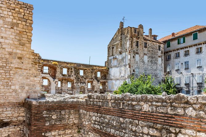Split: Game of Thrones Small group Tour with Diocletian's Cellar - Exploring Diocletian’s Palace and the Peristyle
