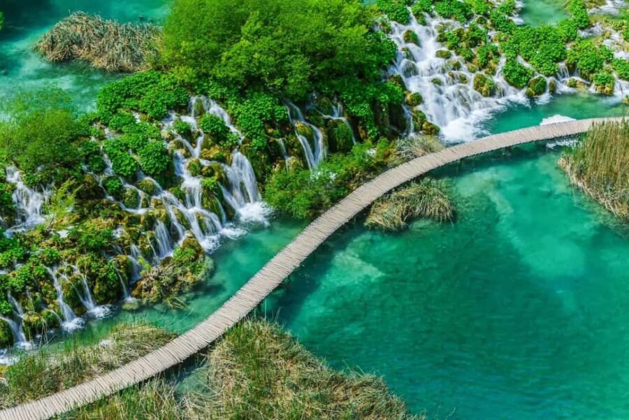 Split: Plitvice Lakes Early-Morning Guided Day Tour - Inside the Park: Exploring Lakes, Waterfalls, and Boardwalks