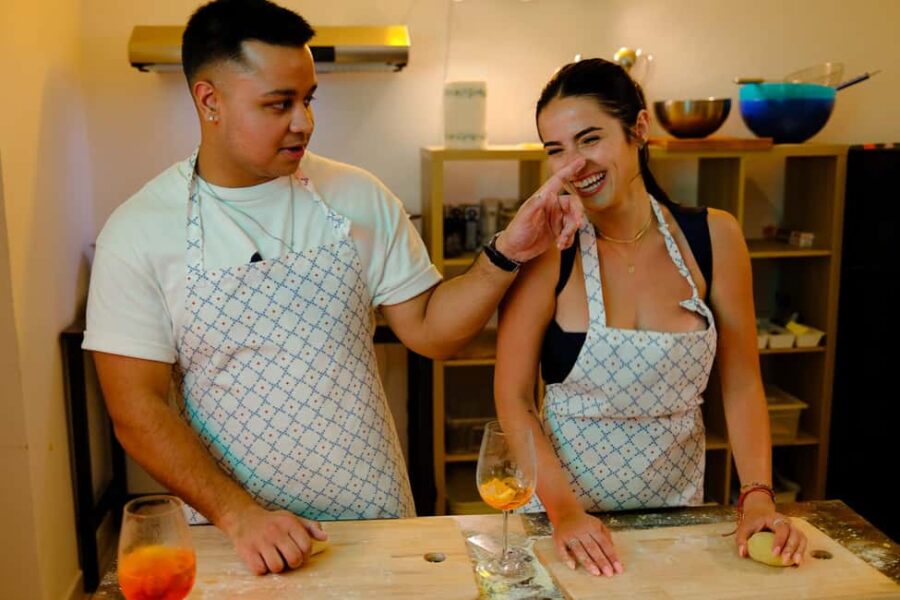 Spritz & Spaghetti: Pasta-Making Class with Drinks in Rome - Making Italian Cocktails with a Skilled Mixologist