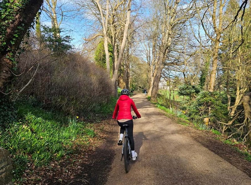 St. Andrews: The Essential Guided Bike & E Bike Tour - Starting at the Heart of a Historic Town