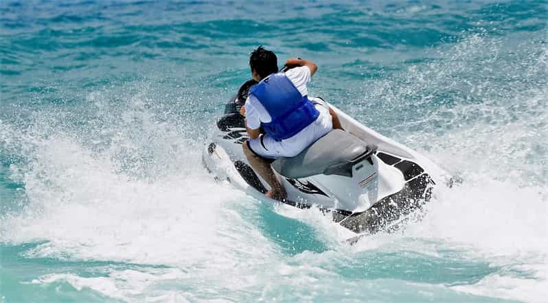 St. Julian's: Jet Ski Rental in St. George's Bay - The Safety Briefing and Instruction by Experts