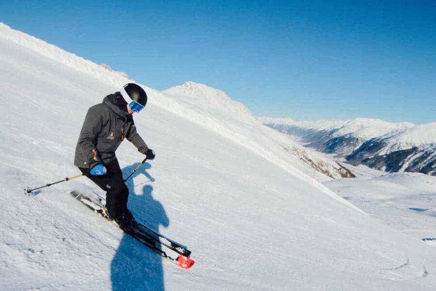 St. Moritz: Morning ski lesson - Private group lessons tailored to your skiing level
