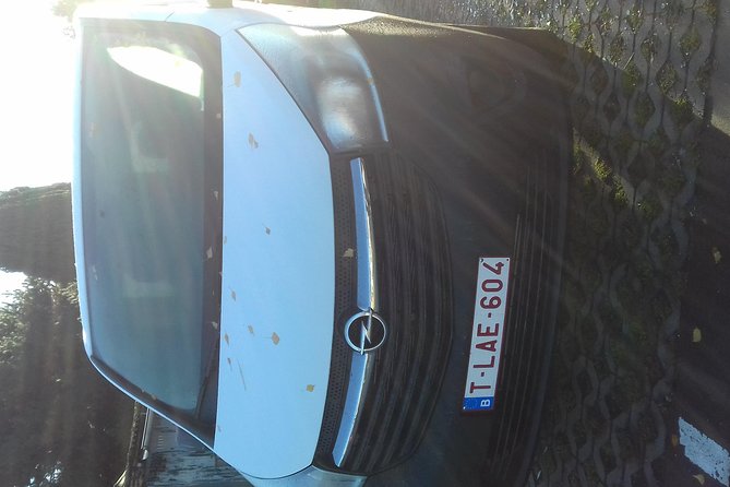 Standard Minivan from Charleroi airport to city of Brussels - How the Minivan Service Connects Charleroi Airport with Brussels