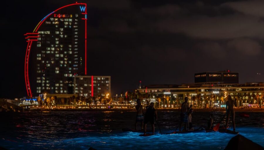 Starlight Paddlesurf during the night in Barcelona - Starting Point at ESWELL BARCELONA