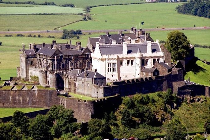 Stirling Castle & Loch Day Tour - Exploring the Charm of Luss on the Banks of Loch Lomond