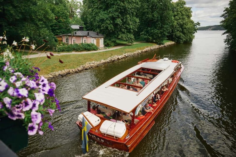 Stockholm: Guided Archipelago Tour by Classic Wooden Boat - Navigating Stockholm’s Most Famous Sights from the Water