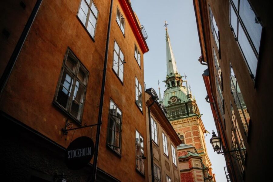Stockholm: Walking tour of Gamla Stan, the Old Town - From the Meeting Point at Gustav Adolfs Torg to the Historic Landmarks