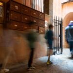 Storytelling tour of the Vieux-Lyon for children in French - Marco’s Storytelling Style: Bringing History to Life