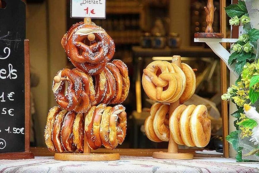 Strasbourg : Best Street Food Tour With A Local Guide - Visiting Marché de Strasbourg Neudorf: A Food Market with Local Flair