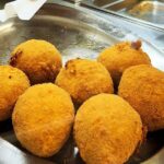 Street food and pasta in Rome - Visiting the Basilica di Santa Maria in Trastevere