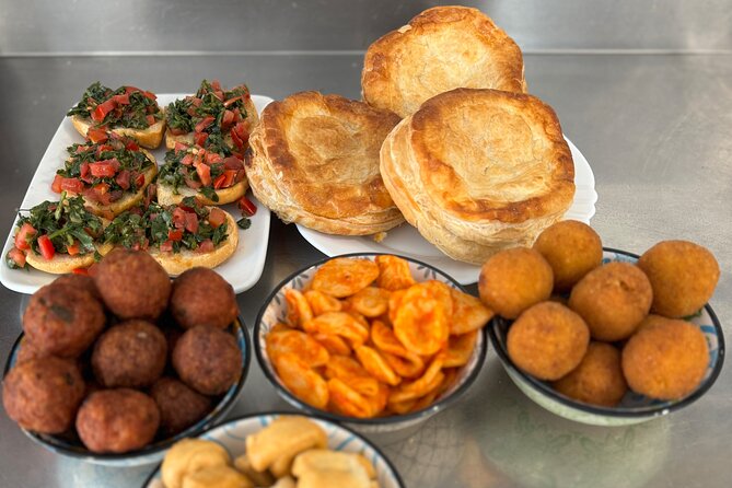 Street Food Lecce: Guided walking tour with typical food and wines. - Meeting Point and Tour Duration