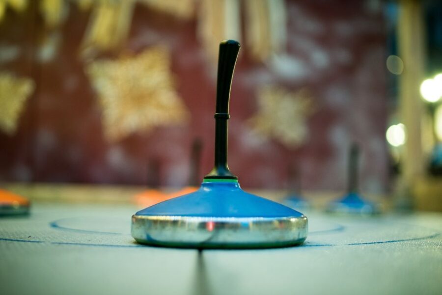 Stuttgart: Curling Experience with Guide - How the Guide Leads the Curling Game
