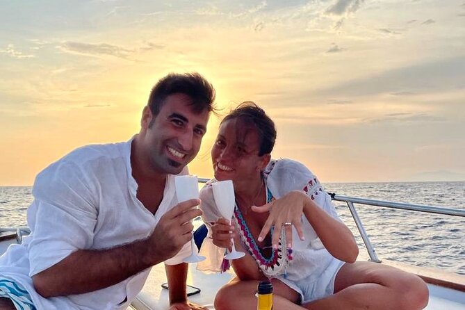 Sunset & Aperitif Boat tour - Departing from Capri’s Via Cristoforo Colombo at 5:30 pm