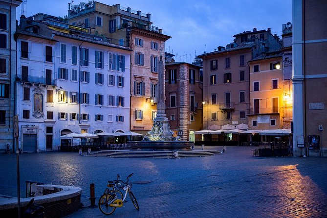 Sunset in Rome Sightseeing and Piazzas with appetizer - The Trevi Fountain: Rome’s Iconic Waterworks