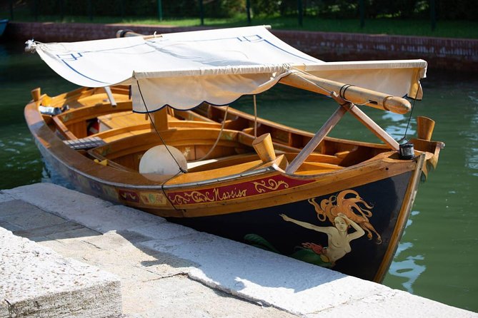 Sunset Traditional Boat Tour with Prosecco - Private and Intimate Atmosphere on a Wooden Venetian Boat