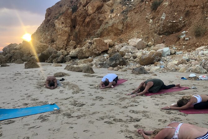Sunset Yoga at Lagos's beautiful beach by el Sol Lifestyle - The 10-Minute Sunset Meditation