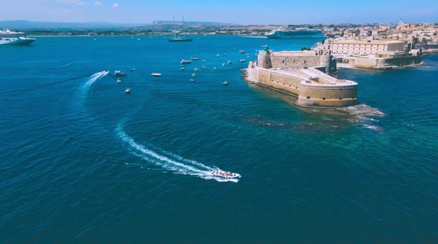Syracuse: Pillirina, Ortigia, and Sea Caves Tour by Boat - Starting Point at Ortigias Entrance