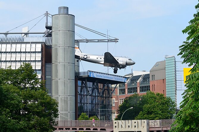 Take the U Train: An Audio Story of Berlin's Oldest Elevated Railway Line - Starting Point at Warschauer Straße Station
