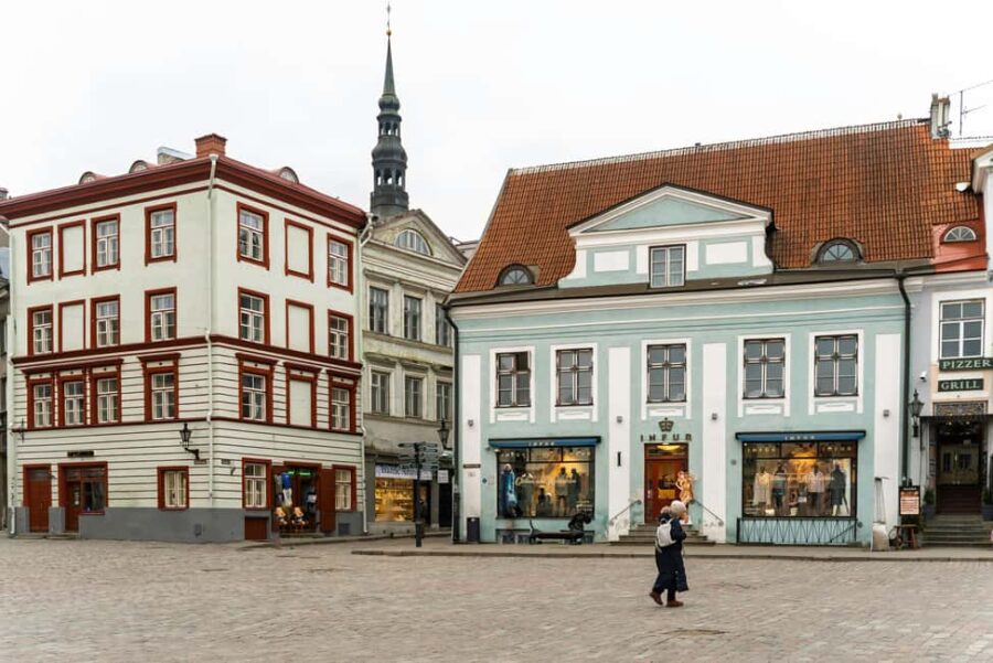Tallinn: Old Town Tour and Marzipan Workshop - Creating Marzipan Figures in a Historic Setting