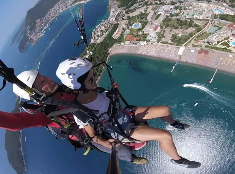 Tandem Paragliding in Budva with Expert Pilots/All-inclusive - Starting Point at Brajii Mountain for Takeoff