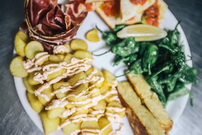 Tapas and Flamenco Evening - Tasting Traditional Tapas in the Gothic Quarter
