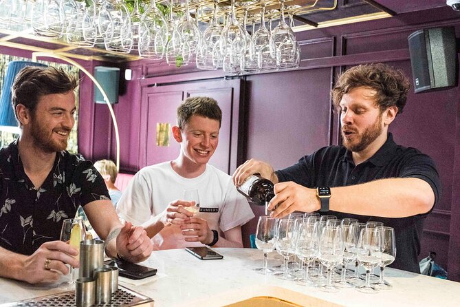 Taste & Tour: Guided Gin Tour in Belfast - Visiting Belfast’s Historic Entry to a Traditional Pub