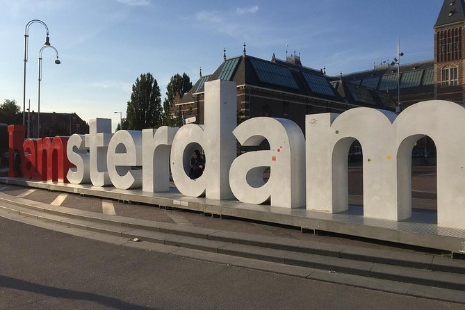 Taxi Transfer from cruise port terminal in Amsterdam to hotel in Amsterdam - The Driver Experience: Prompt, Courteous, and Knowledgeable