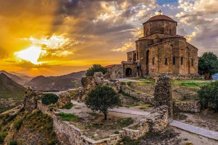 Tbilisi: 5-Day Georgia Highlights Tour - Scenic Drive and Historic Stops in Kazbegi and Ananuri