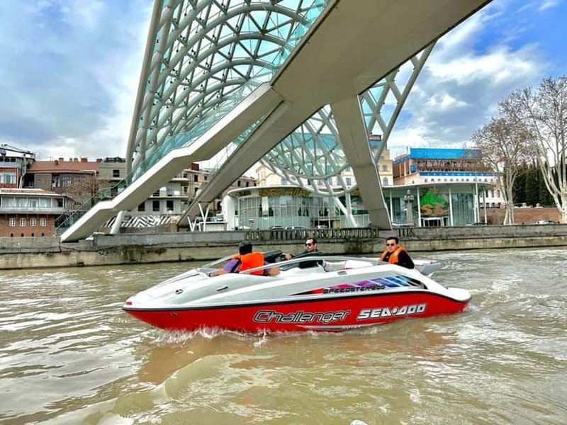 Tbilisi Boat Tour: Private Exciting Boat Trip in Old City - Enjoy a Scenic 30-Minute Boat Ride on the Mtkvari River