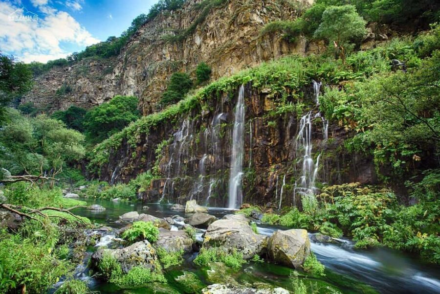 Tbilisi: Dashbashi Canyon, Algeti Lake & Diamond Bridge Tour - Exploring Dashbashi Canyon: Waterfalls and Vertical Cliffs