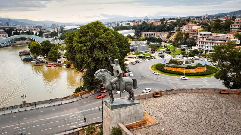 Tbilisi: Guided Tour to the Top 10 Sightseeing Attractions - Exploring the Bridge of Peace and the Old Town