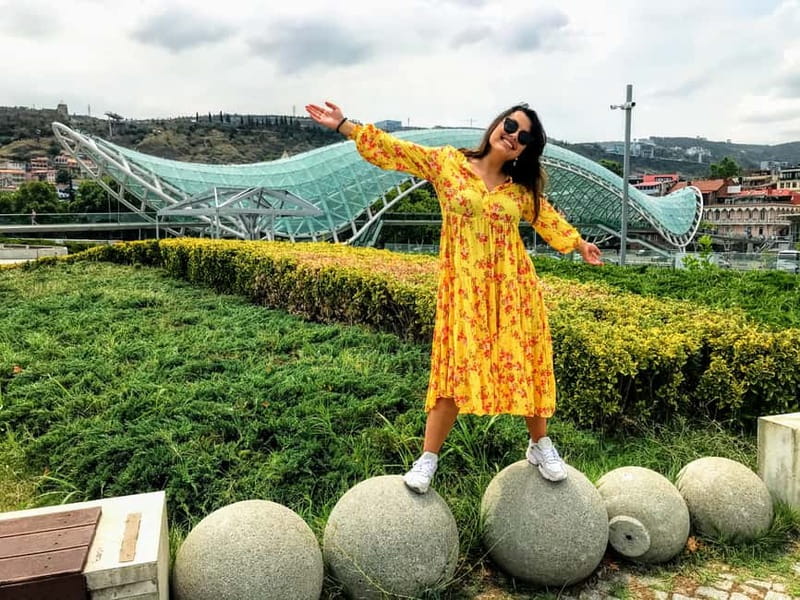 Tbilisi: Old Town Walking Tour - Must-See Attractions - Visiting the Anchiskhati Basilica: Oldest Church in Tbilisi