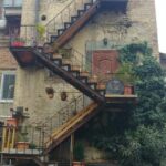 Tbilisi: Sololaki Tour with Hidden Gems & Funicular - Starting at Freedom Square and Entering the Sololaki District