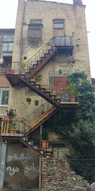 Tbilisi: Sololaki Tour with Hidden Gems & Funicular - Starting at Freedom Square and Entering the Sololaki District