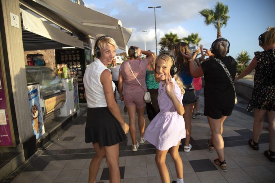 Tenerife: Silent Disco Walking Tour "Mustang Sally's" - Dancing Along the Fanabe Beachfront: Beachfront Boogie
