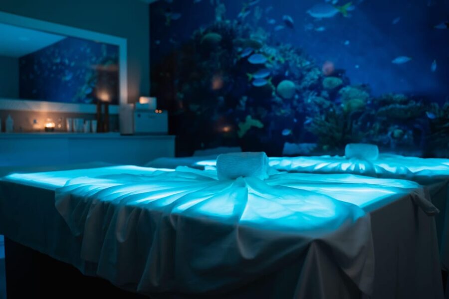 Terceira Island:Relaxing massage with essential oils on a waterbed - Location and Setting at Um Momento Lda.