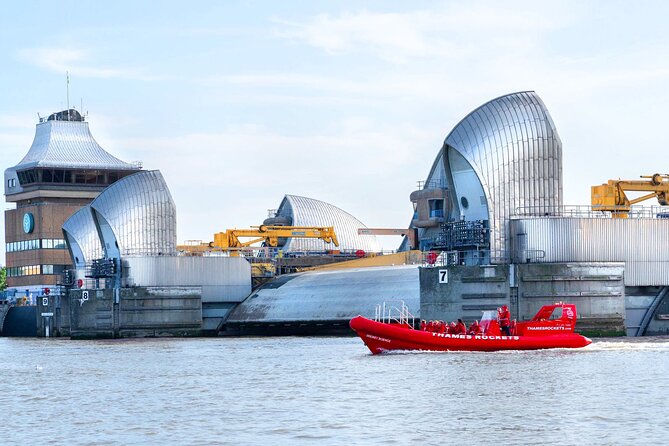 Thames High-Speed Zone Speedboat in London - The Fast-Lane Departure from London Bridge City Pier