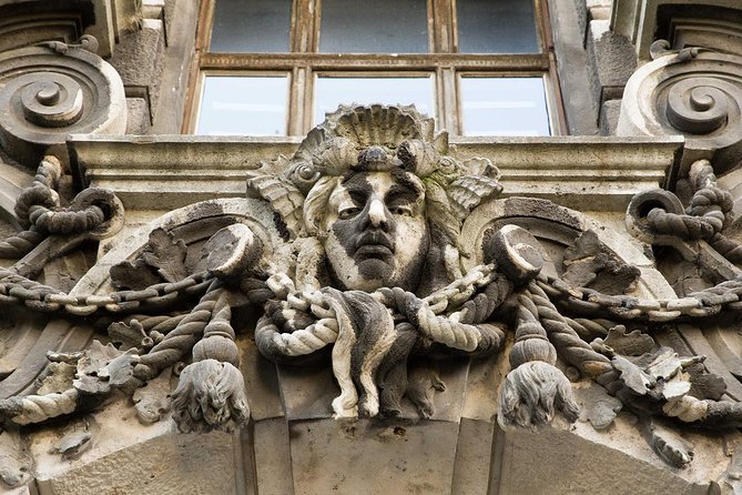 The beginner's guide to Budapest - Budapest Sightseeing Tour - Start at the Hungarian State Opera House on Andrássy út