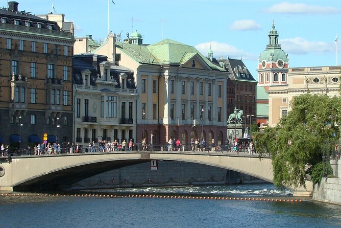 The Charms of Stockholm's Old Town with a Taste of Vikings Mead - Discovering the Founder: Birger Jarl on Riddarholmen