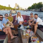 The Cozy and Fun Canal Tour - The Role of the Guides and Skippers