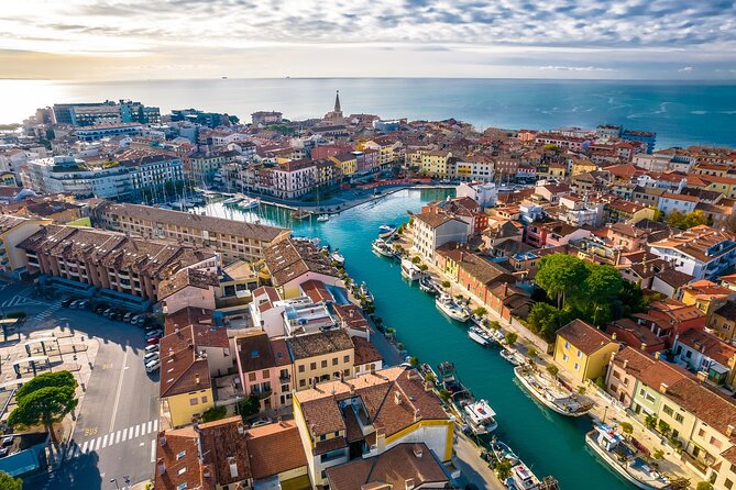 The Essence of Venice in a Stress Free Small group Walking Tour with a Top Guide - Highlights of Venice’s Landmarks and Hidden Corners