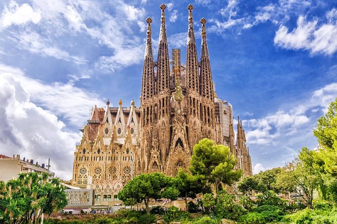 The Gaudi Tour (Small Group): Sagrada Familia & Park Guell - The Convenience of Hotel Pickup and Small Groups