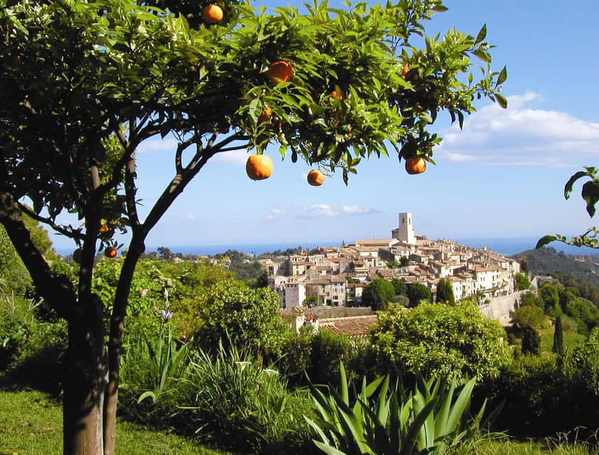 The Glamorous French Riviera in a Vintage Car - The Vintage Citroen as a Stylish Travel Companion