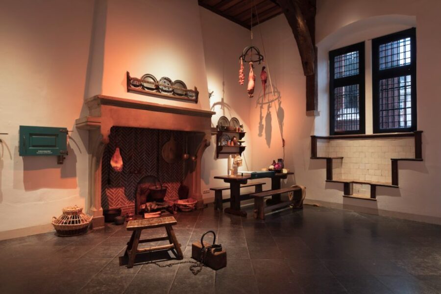 The Hague: Prison Gate Museum - Exploring the Centuries-Old Prison Cells