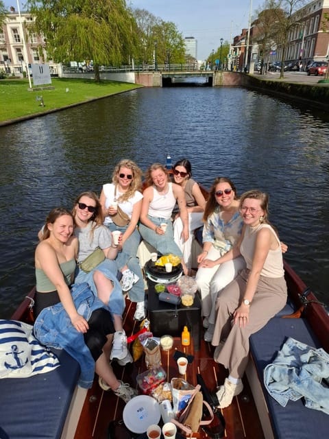 The Hague: Private Boattour up to 10 persons - Sustainable Electric Boat with a Skilled Skipper