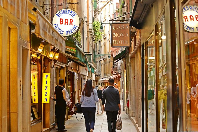 The Heart of Venice: "Discover the City on Foot." - Starting Point at Calle larga de lAscension