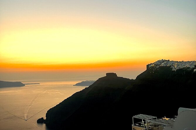 The Highlights of Santorini on a Mini Bus Daily Sunset Tour - Santorini’s Most Charming Villages: Megalochori and Pyrgos