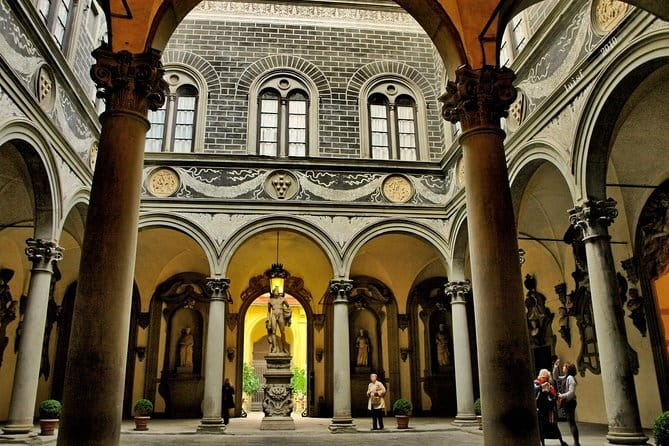 The Medicis: The Movie, The Family, The Palace! - The Close Relationship Between Palazzo Strozzi and the Medici