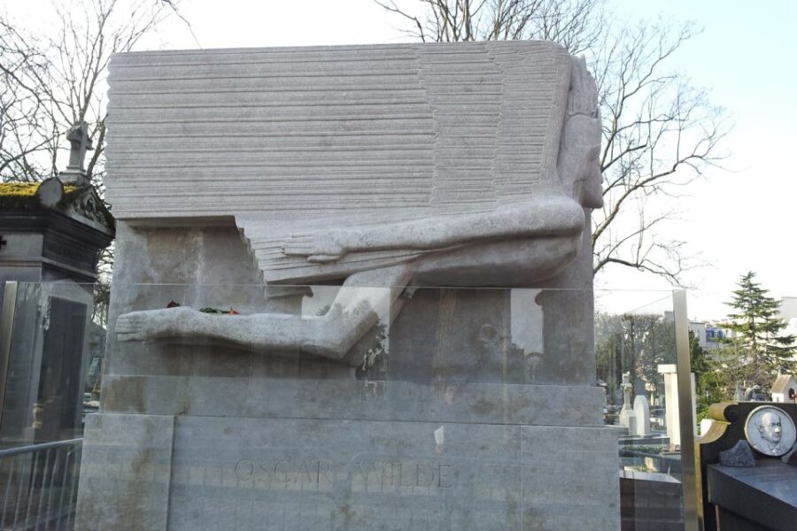 The Père Lachaise Cemetery: Guided 2-Hour Small-Group Tour - The Origins and Significance of Père Lachaise Cemetery